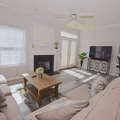 ♥️Coastal Getaway♥️~Large Clean-n-Cozy 3Bdrm Home