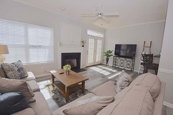 ♥️Coastal Getaway♥️~Large Clean-n-Cozy 3Bdrm Home - Image 1