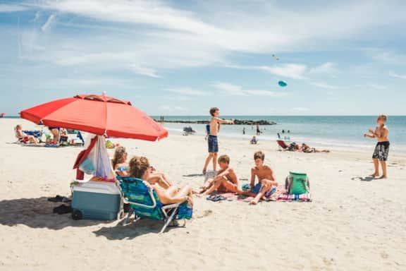 #Buckroe Bungalow ~Escape to the Beach 2mins Away! - Image 3