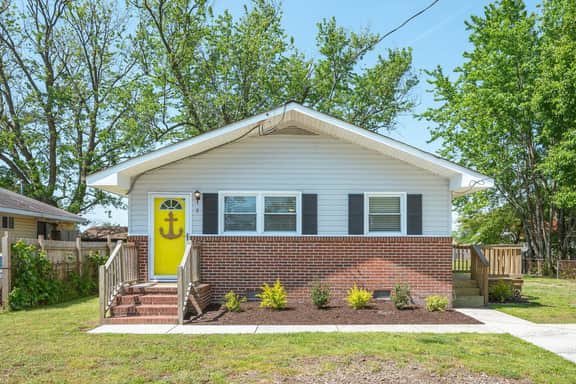 #Buckroe Bungalow ~Escape to the Beach 2mins Away! - Image 4